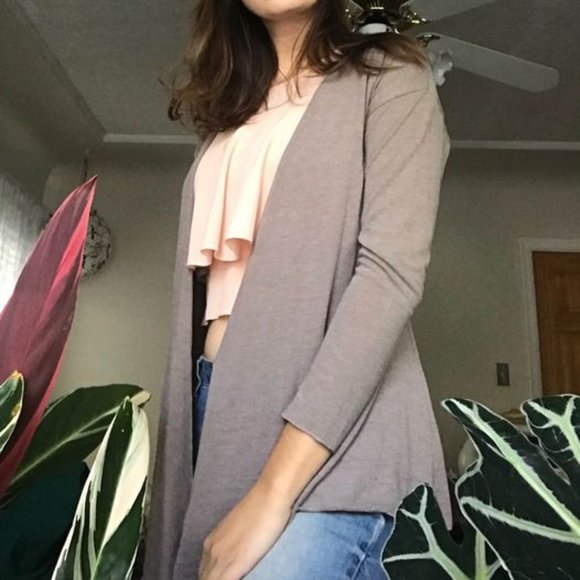 Zara pink flowy crop top - Picture 2 of 4